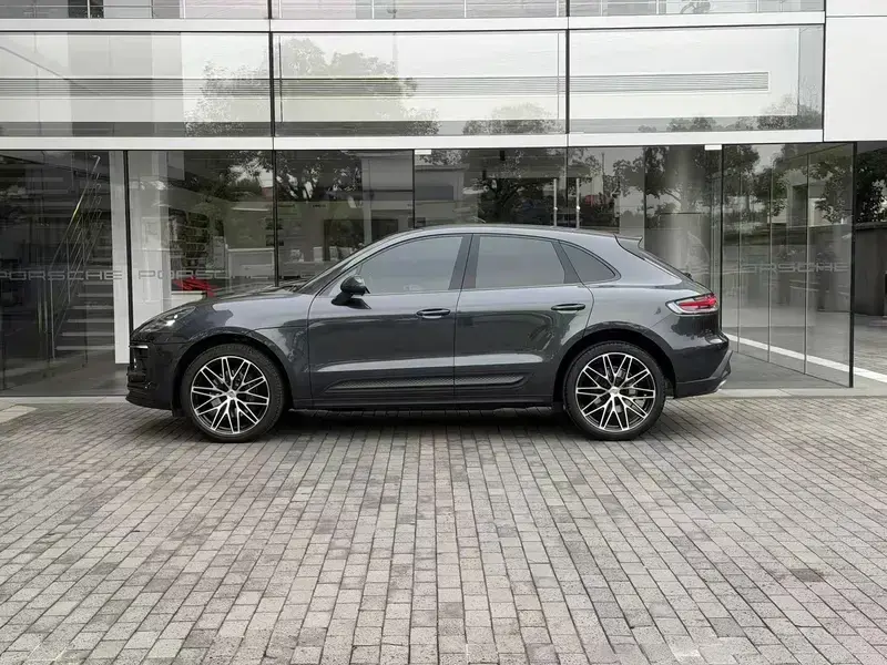 2023 Porsche Macan с пробегом 29 000 км