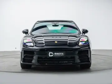 2026 Porsche Panamera с пробегом 4 500 км