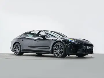 2026 Porsche Panamera с пробегом 4 500 км
