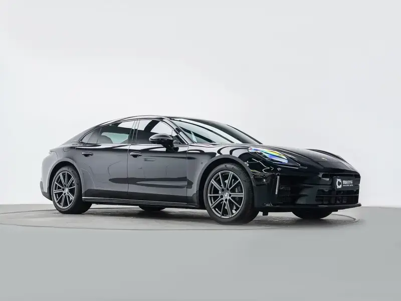 2026 Porsche Panamera с пробегом 4 500 км