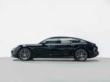 2026 Porsche Panamera с пробегом 4 500 км