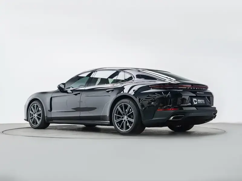 2026 Porsche Panamera с пробегом 4 500 км