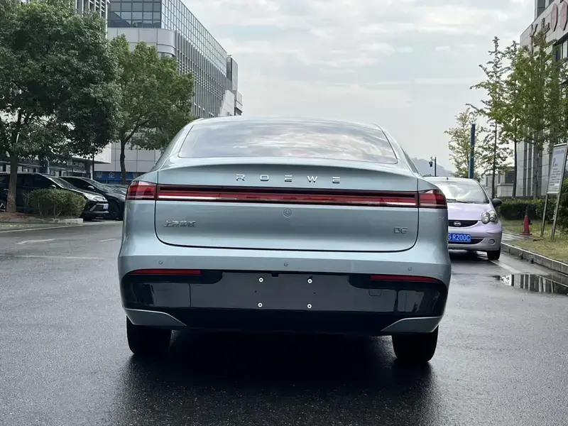 2025 Roewe D6 с пробегом 30 000 км