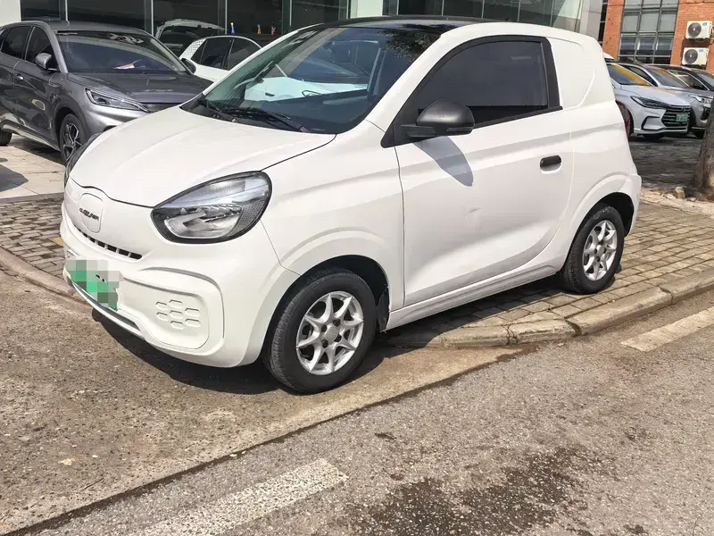 2022 Roewe Clever с пробегом 27 000 км