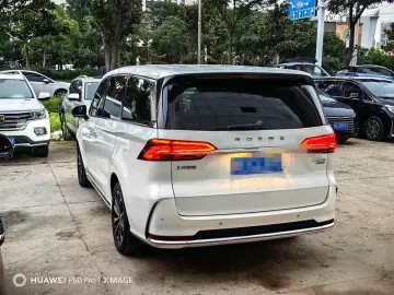 2023 Roewe iMAX8 с пробегом 110 000 км