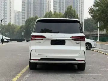 2023 Roewe iMAX8 с пробегом 64 000 км