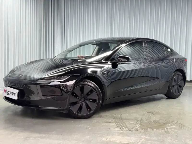 2023 Tesla Model 3 с пробегом 72 000 км