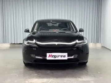 2023 Tesla Model 3 с пробегом 72 000 км