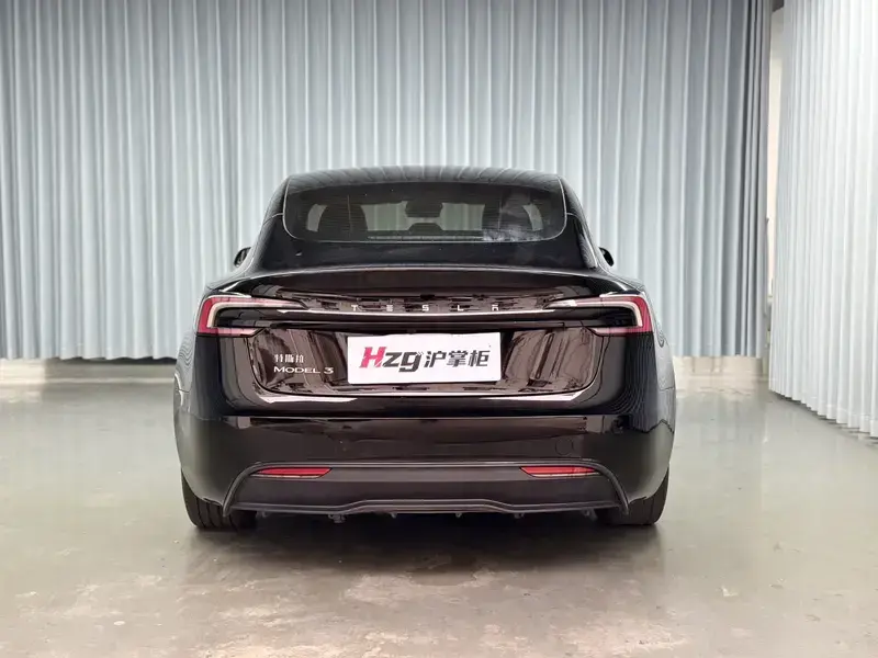2023 Tesla Model 3 с пробегом 72 000 км