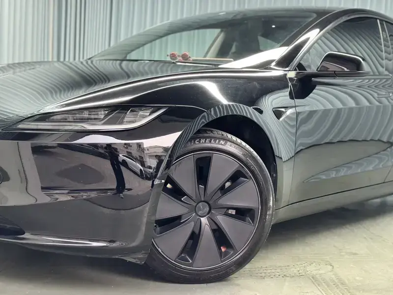 2023 Tesla Model 3 с пробегом 72 000 км