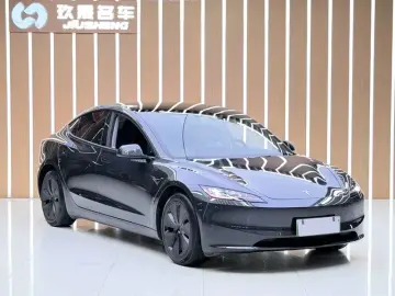 2023 Tesla Model 3 с пробегом 21 000 км