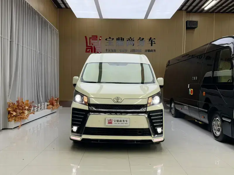 2021 Toyota HiAce с пробегом 32 000 км