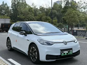 2023 Volkswagen ID.3 с пробегом 19 000 км