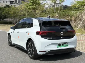 2023 Volkswagen ID.3 с пробегом 19 000 км