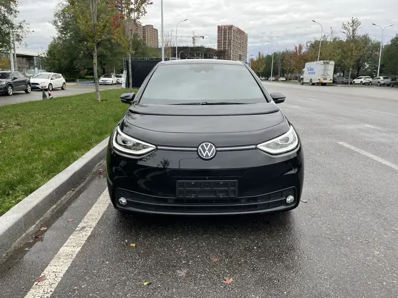 2023 Volkswagen ID.3 с пробегом 48 000 км
