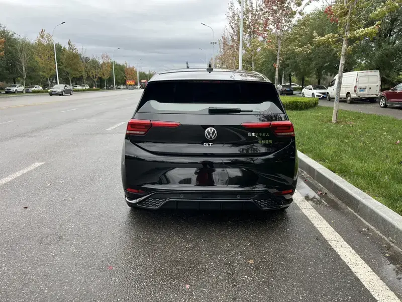 2023 Volkswagen ID.3 с пробегом 48 000 км