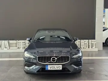 2021 Volvo S60 с пробегом 94 000 км