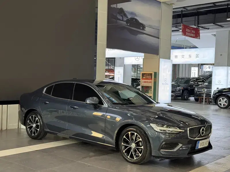 2021 Volvo S60 с пробегом 94 000 км