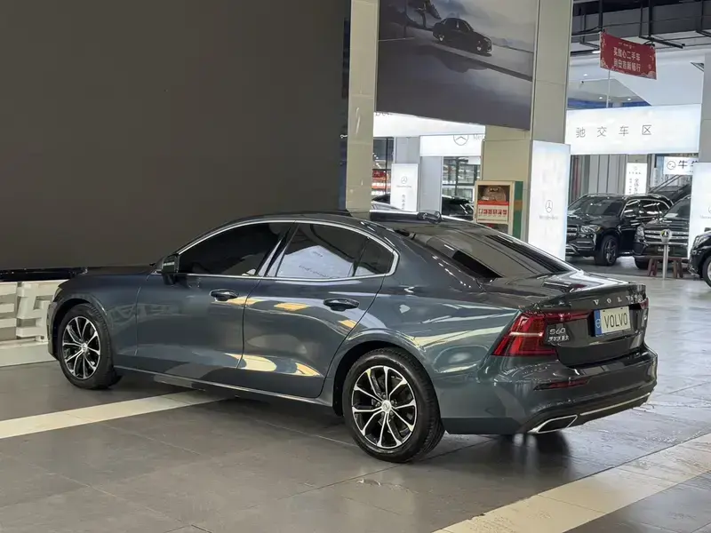 2021 Volvo S60 с пробегом 94 000 км