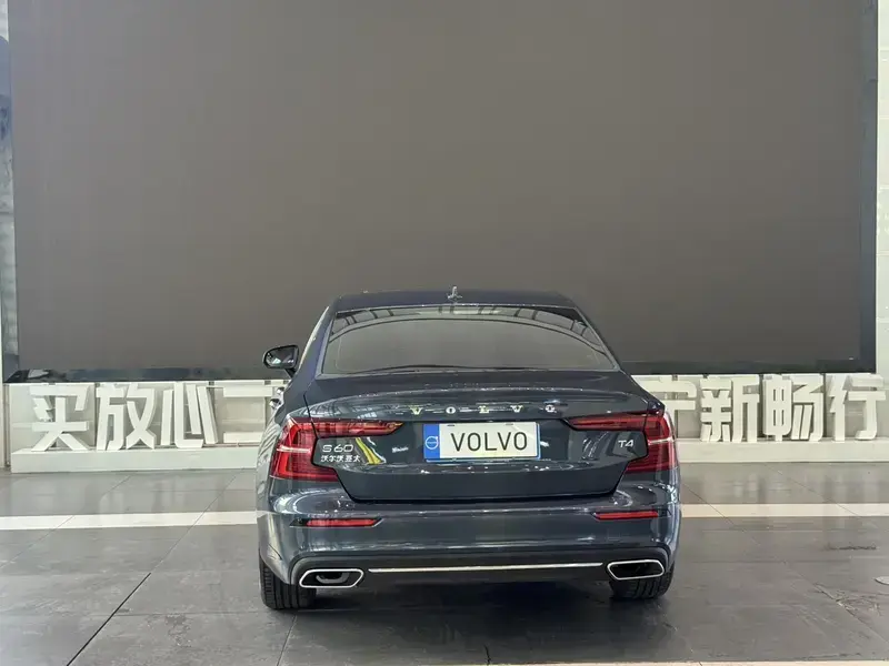2021 Volvo S60 с пробегом 94 000 км