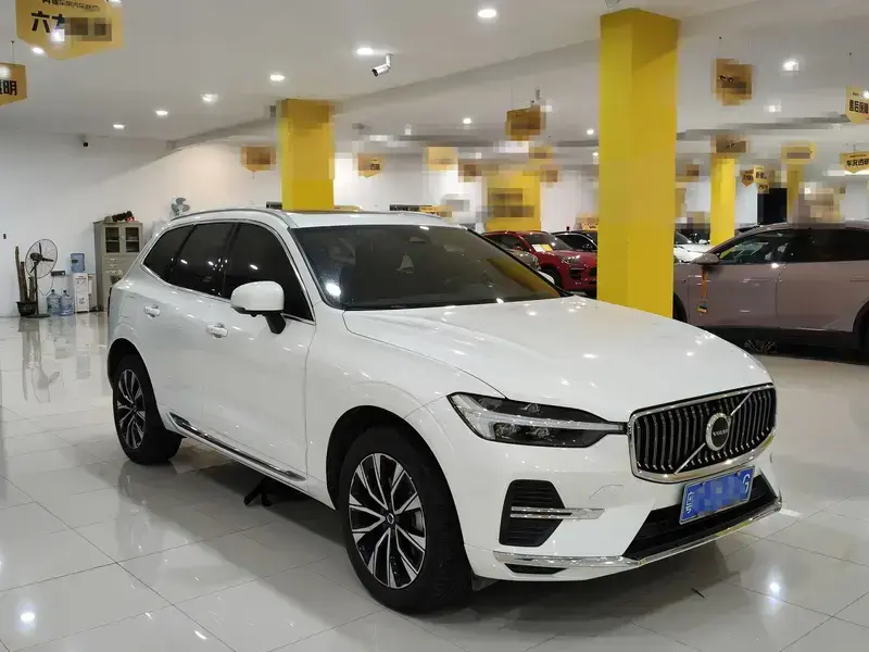 2025 Volvo XC60 с пробегом 38 000 км