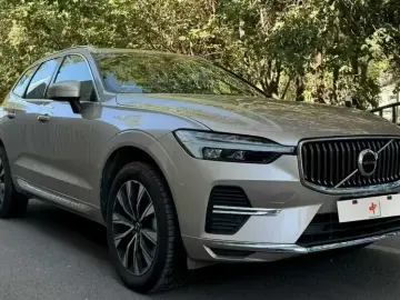 2025 Volvo XC60 с пробегом 10 000 км
