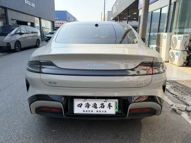 2024 Xiaomi SU7 с пробегом 7 000 км