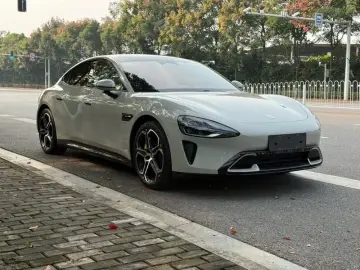 2024 Xiaomi SU7 с пробегом 19 000 км