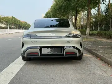 2024 Xiaomi SU7 с пробегом 19 000 км