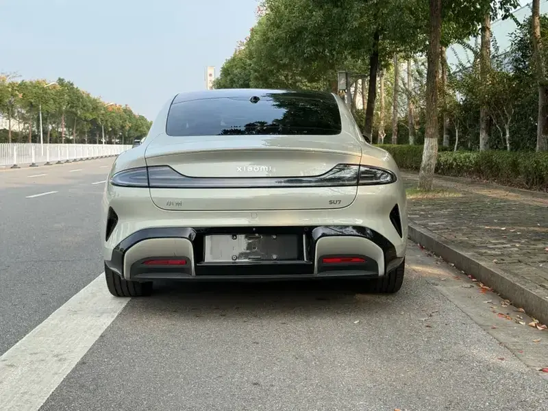 2024 Xiaomi SU7 с пробегом 19 000 км