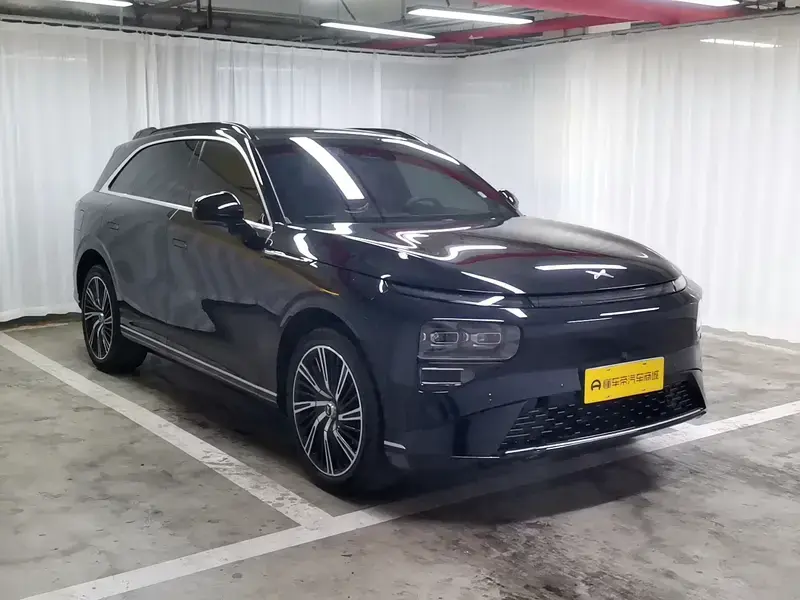 2024 Xpeng G9 с пробегом 33 000 км