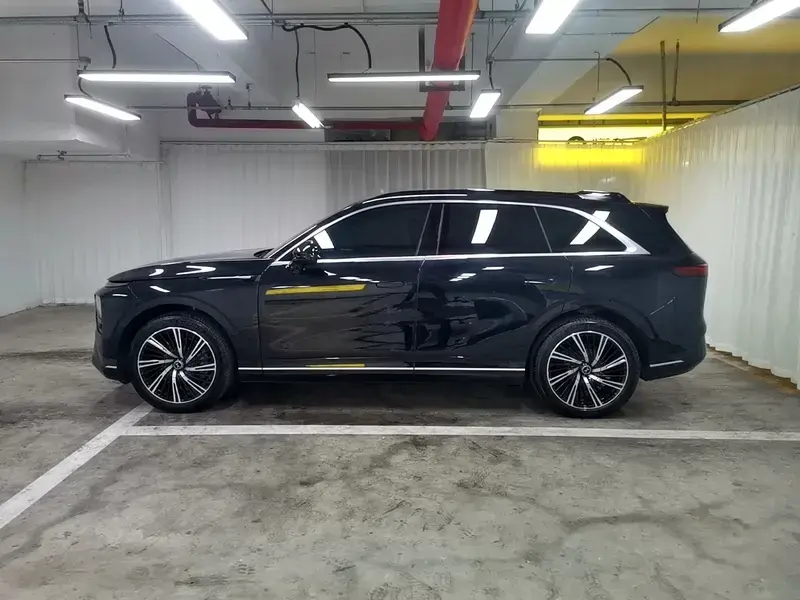 2024 Xpeng G9 с пробегом 33 000 км