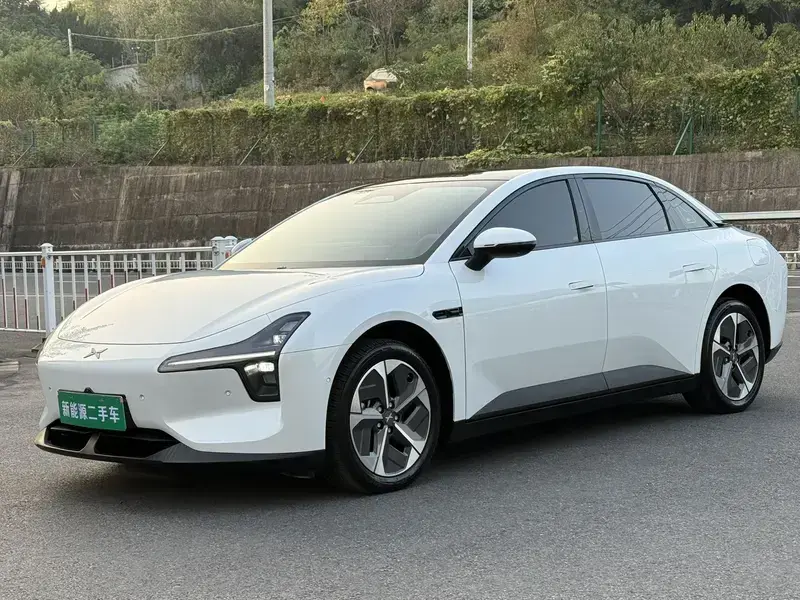 2025 Xpeng Mona M03 с пробегом 15 000 км