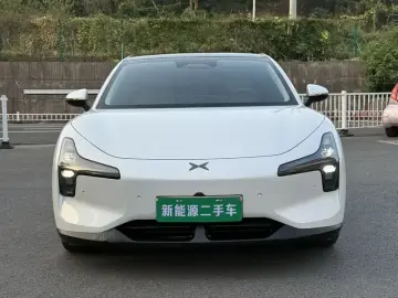 2025 Xpeng Mona M03 с пробегом 15 000 км