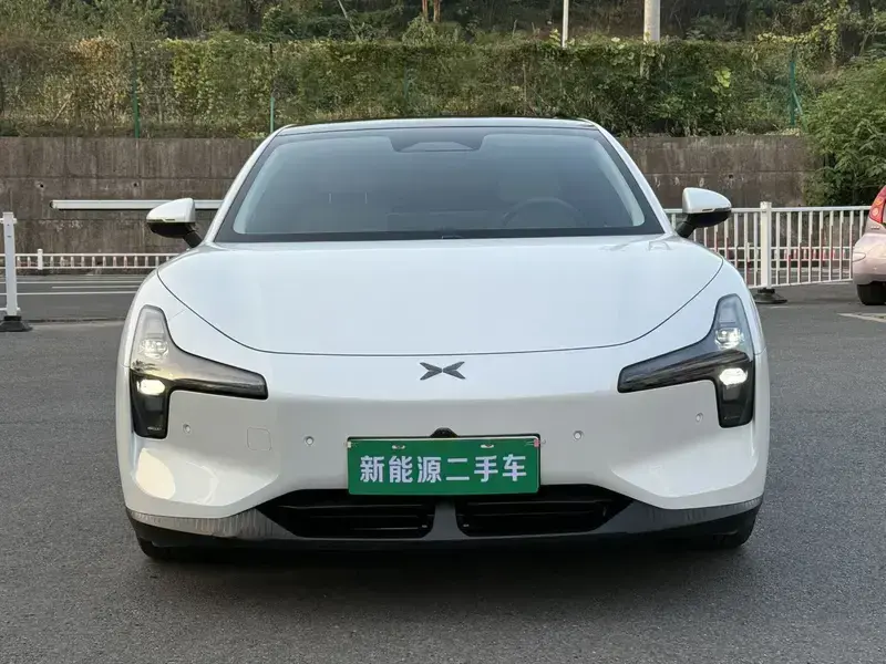 2025 Xpeng Mona M03 с пробегом 15 000 км
