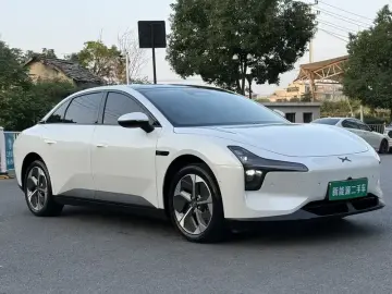 2025 Xpeng Mona M03 с пробегом 15 000 км