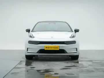 2023 Zeekr 001 с пробегом 26 900 км