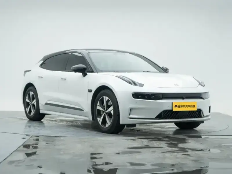 2023 Zeekr 001 с пробегом 26 900 км