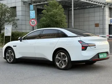 2025 Xpeng Mona M03 с пробегом 15 000 км