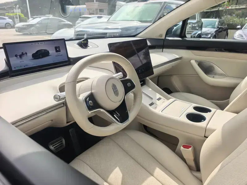 2026 Luxeed R7 с пробегом 9 000 км