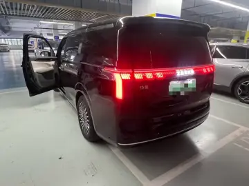 2024 Zeekr 009 с пробегом 60 000 км
