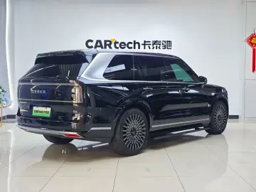 2025 Zeekr 9X с пробегом 13 000 км