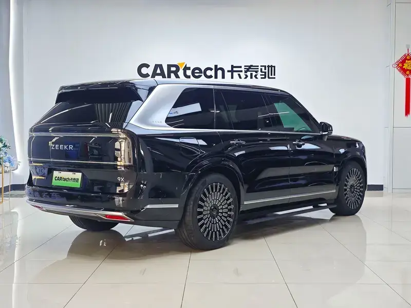 2025 Zeekr 9X с пробегом 13 000 км