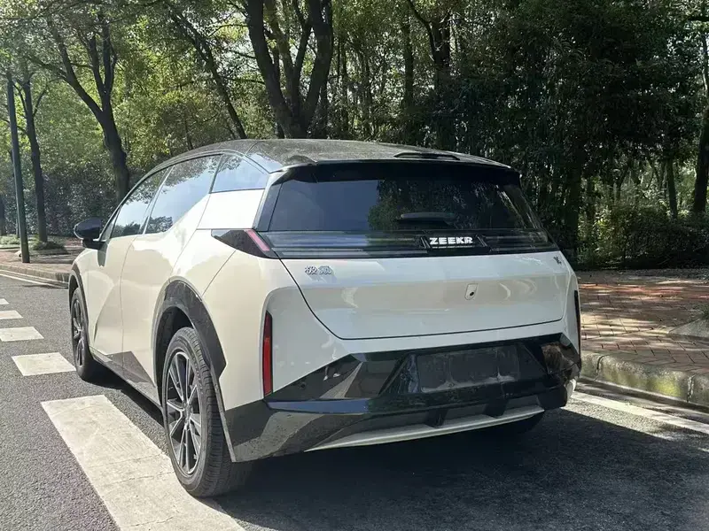 2024 Zeekr X с пробегом 20 000 км
