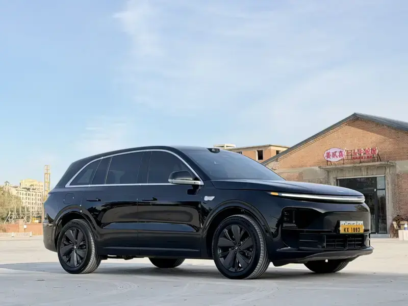 2025 Li Auto (Lixiang) L6 с пробегом 8 000 км