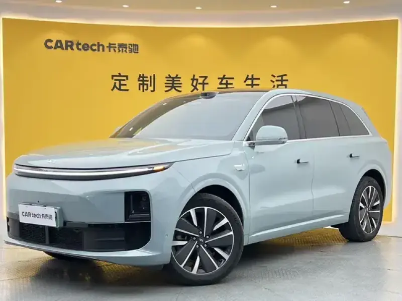 2025 Li Auto (Lixiang) L6 с пробегом 18 800 км