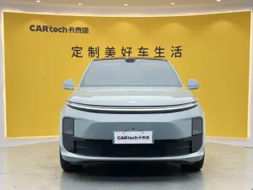 2025 Li Auto (Lixiang) L6 с пробегом 18 800 км