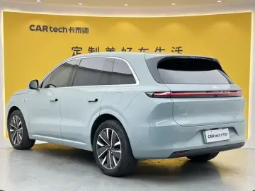 2025 Li Auto (Lixiang) L6 с пробегом 18 800 км