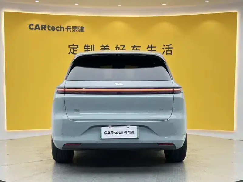 2025 Li Auto (Lixiang) L6 с пробегом 18 800 км