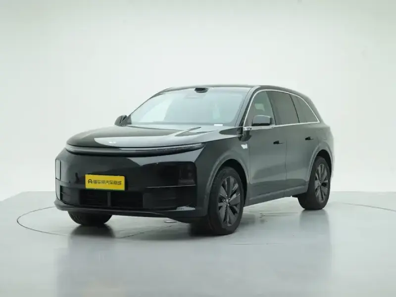 2025 Li Auto (Lixiang) L6 с пробегом 18 000 км